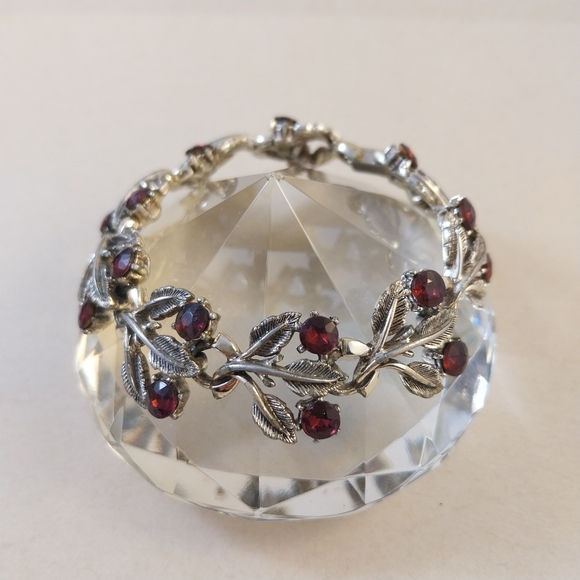 Jewelcraft Silver and Purple Leaf Bracelet - Picture 2 of 16